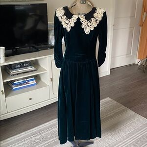 Vintage 1980s Lanz Originals Green Velvet Midi Dress